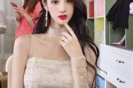 韩国女星Jennie耍大牌事件后《时代》红毯争艳直角肩再成亮点